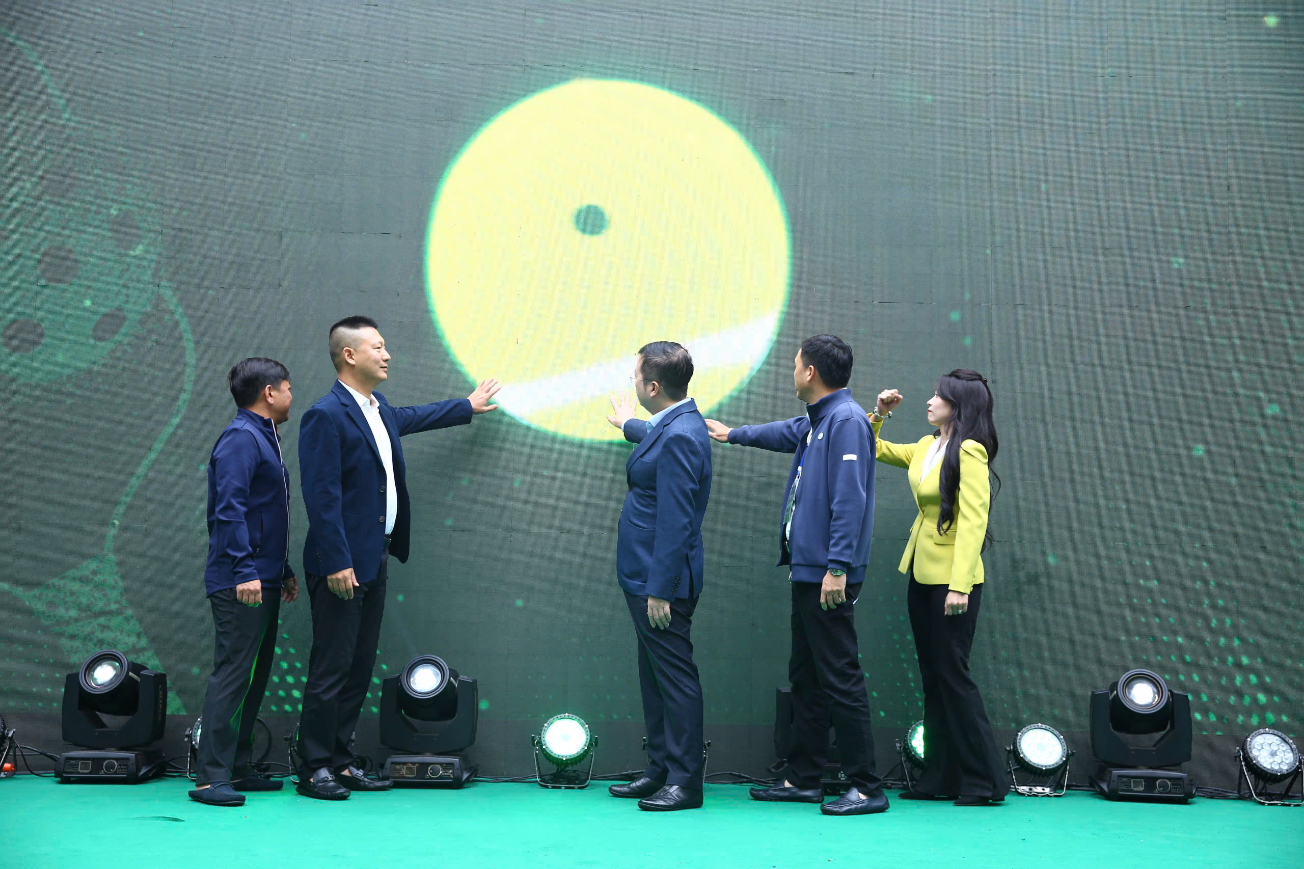 Pickleball: Quang Dương và Vinh Hiển cùng tranh tài ở giải có công nghệ 'xịn', tiền thưởng lớn- Ảnh 6. Pickleball: Quang Dương và Vinh Hiển cùng tranh tài ở giải có công nghệ 'xịn', tiền thưởng lớn- Ảnh 6.