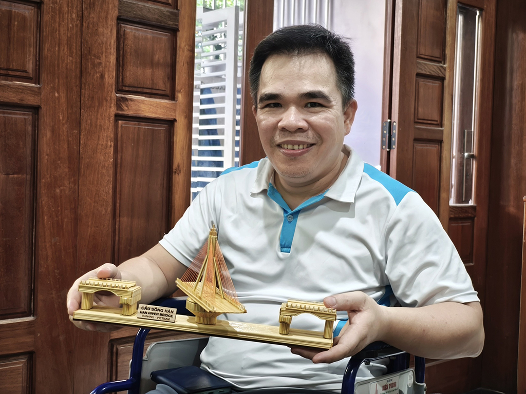 Đẹp ngỡ ngàng mô hình bằng tăm tre- Ảnh 2.