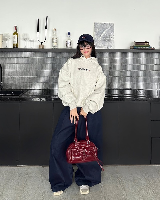 Thoải mái, thời thượng với áo hoodie - Ảnh 2.