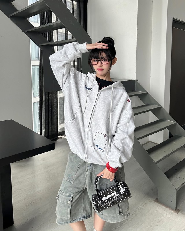 Thoải mái, thời thượng với áo hoodie - Ảnh 8.