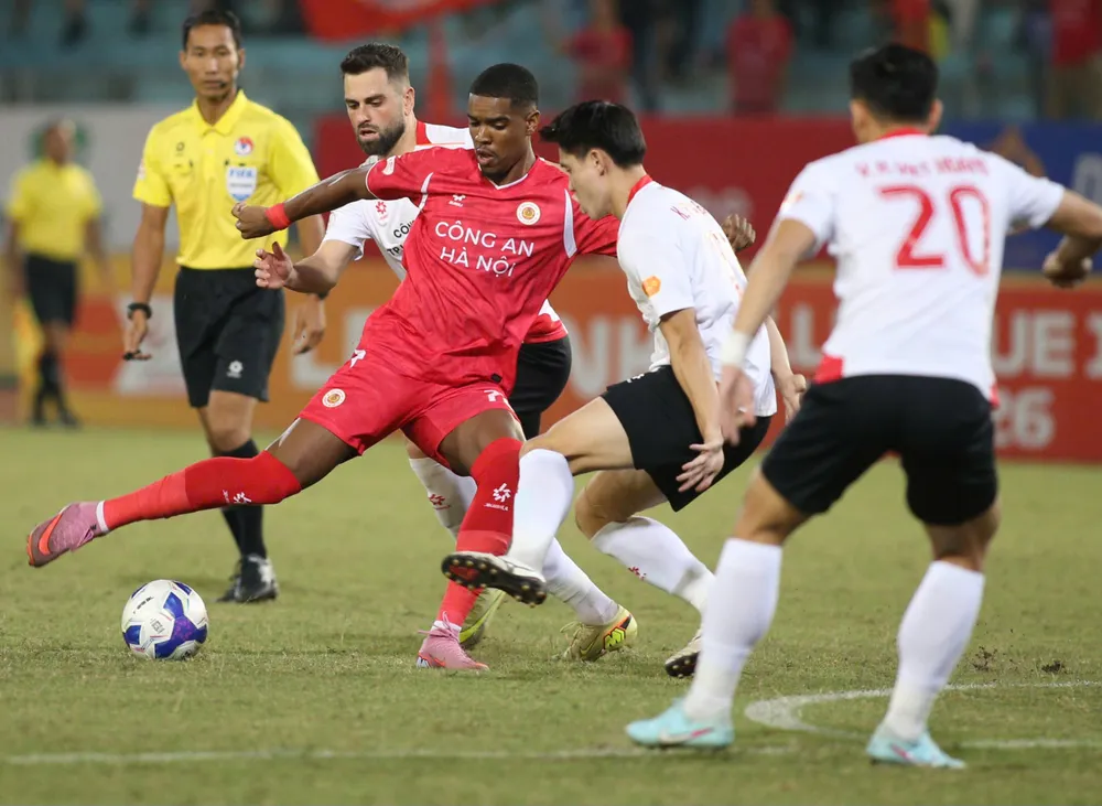 CLB Công an Hà Nội có nhiều lợi thế để giành trọn 3 điểm ở vòng 9 V-League. Ảnh: CCT. duong-kim-vo-dich-v-league-san-diem-o-pho-nui (2).jpg