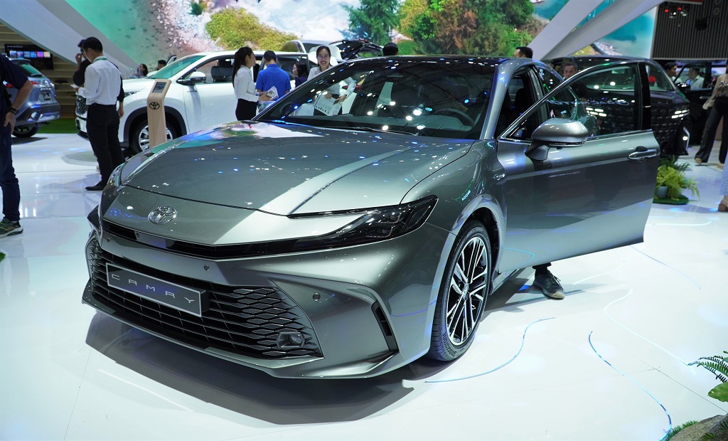 Doanh số Sedan hạng D lại lao dốc, Toyota Camry bán chưa tới 80 xe/tháng - Ảnh 2.
