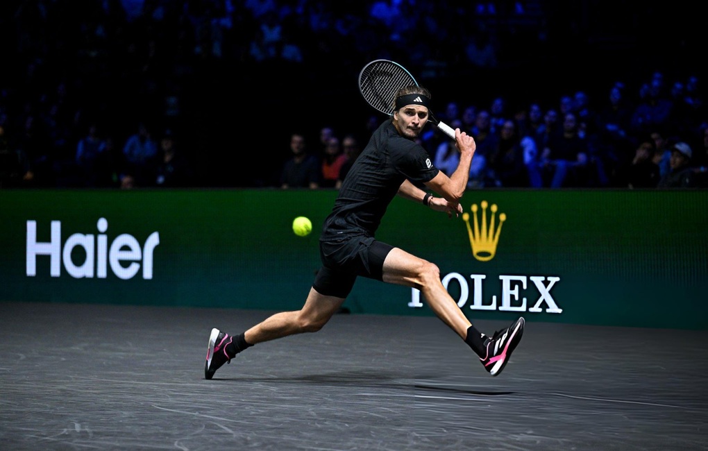 Jannik Sinner vào tứ kết Paris Masters, tiến gần ngôi số một thế giới - 2