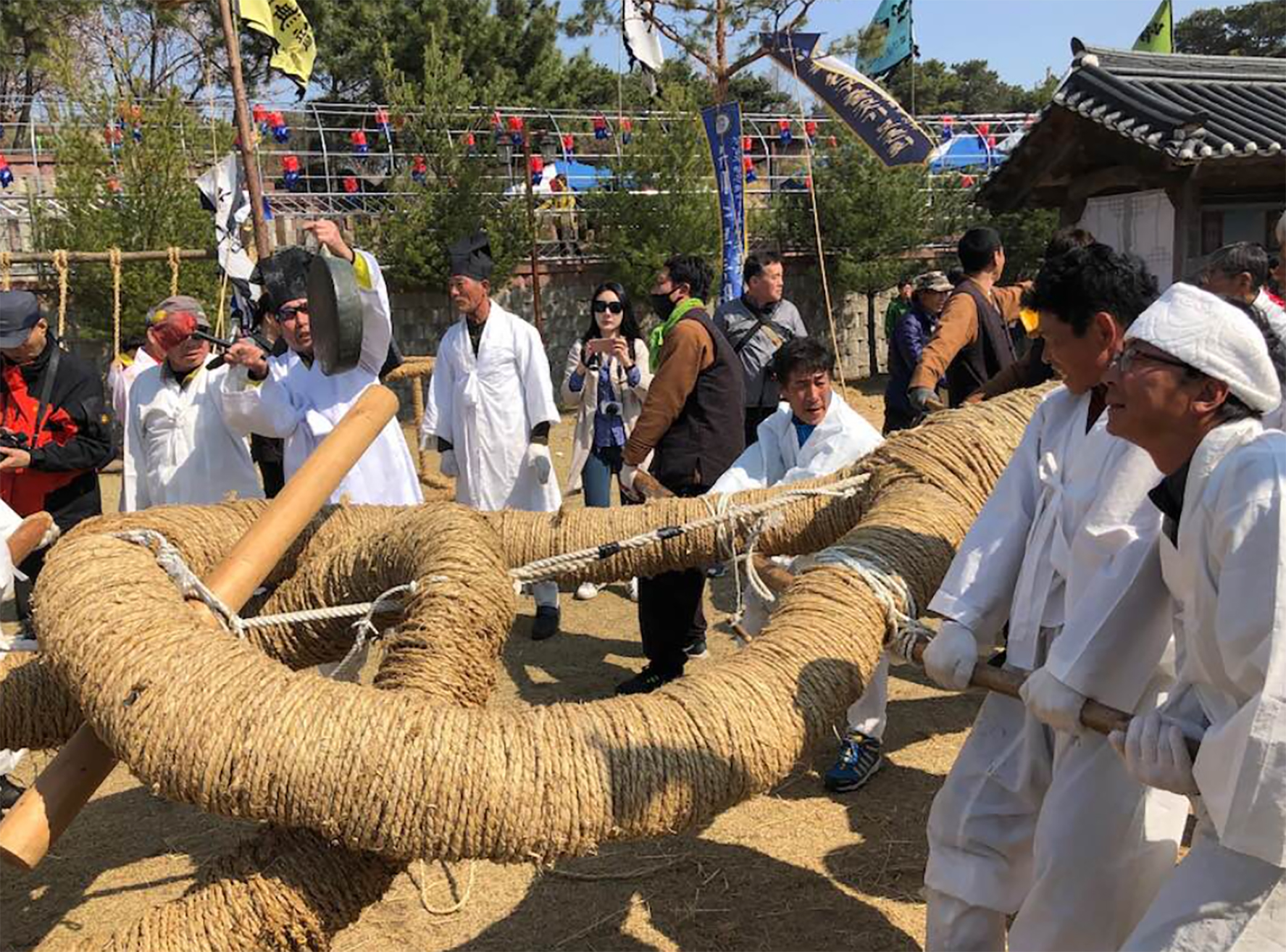 Cả thế giới đến Hà Nội kéo co trong Festival Thăng Long - Hà Nội
- Ảnh 3. Cả thế giới đến Hà Nội kéo co trong Festival Thăng Long - Hà Nội
- Ảnh 3.