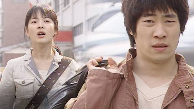 1 tài tử "ôm hận" 20 năm mới tố cáo Song Hye Kyo giả tạo - Ảnh 1.