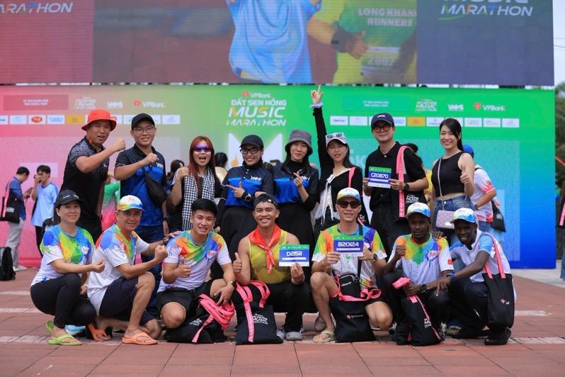 ISAAC, MONO bùng nổ tại đêm nhạc Prime Night - VPBank Đất Sen Hồng Music Marathon 2025- Ảnh 8. ISAAC, MONO bùng nổ tại đêm nhạc Prime Night - VPBank Đất Sen Hồng Music Marathon 2025- Ảnh 8.