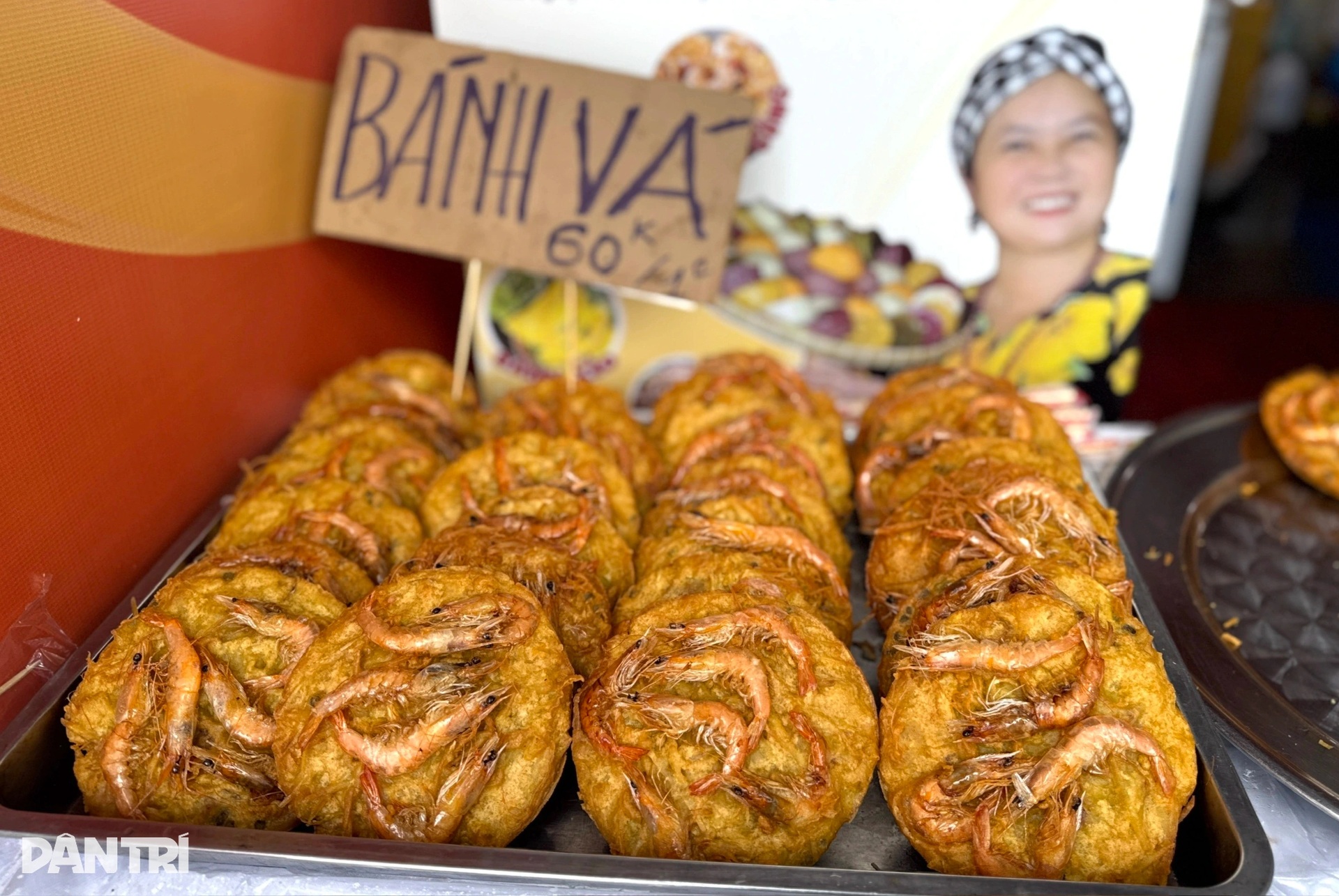 Cầm 200.000 đồng ăn đủ món ngon 3 miền tại Hội chợ Mùa Thu ở Hà Nội - 13