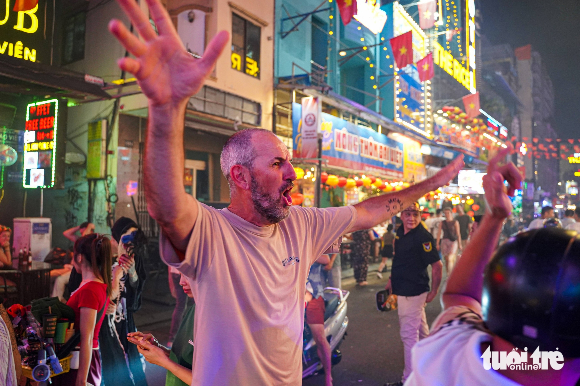 Giới trẻ đổ về Bùi Viện hóa trang cực cháy đêm Halloween 4 halloween - Ảnh 10.