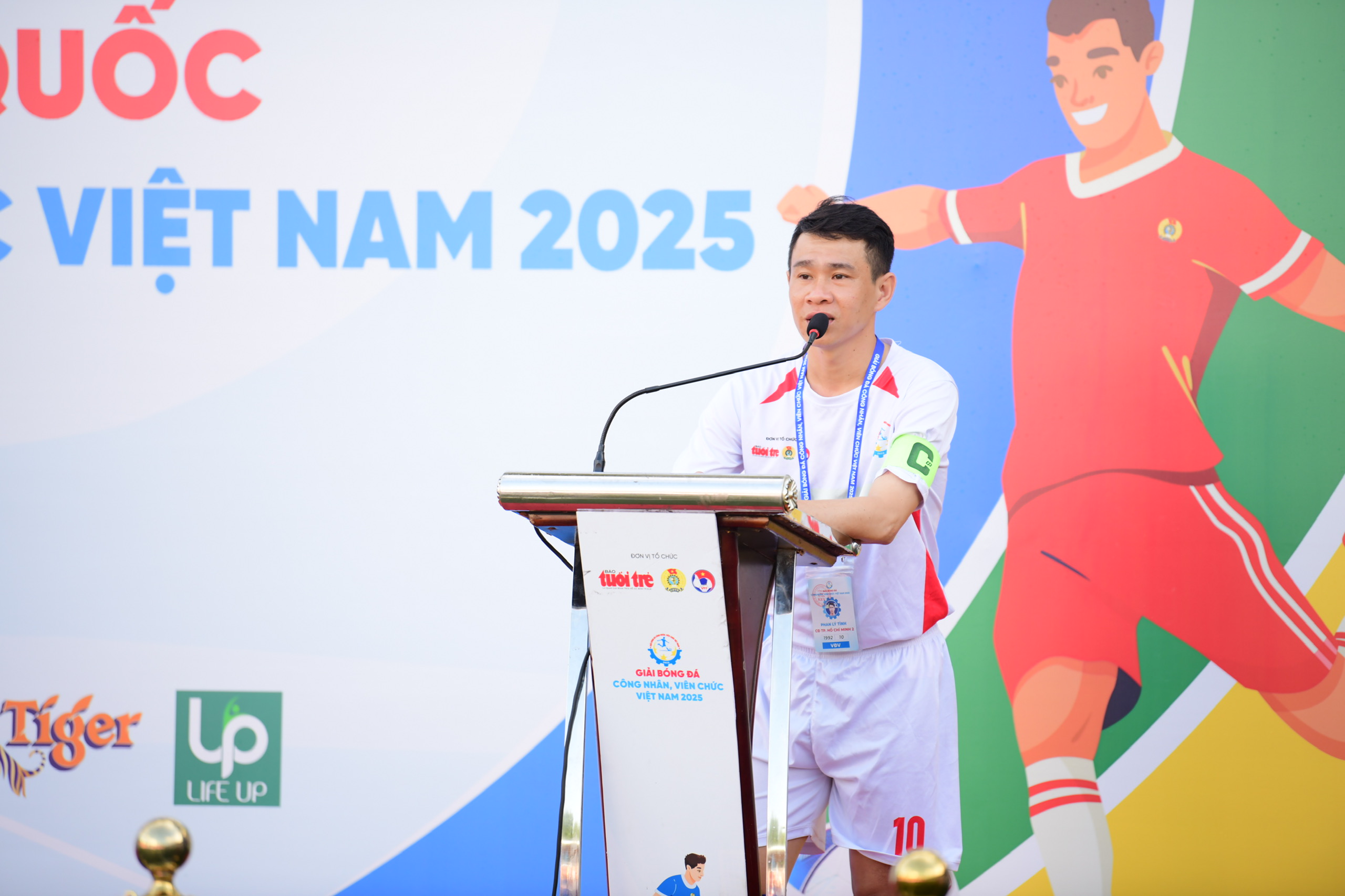 bóng đá công nhân - Ảnh 4.