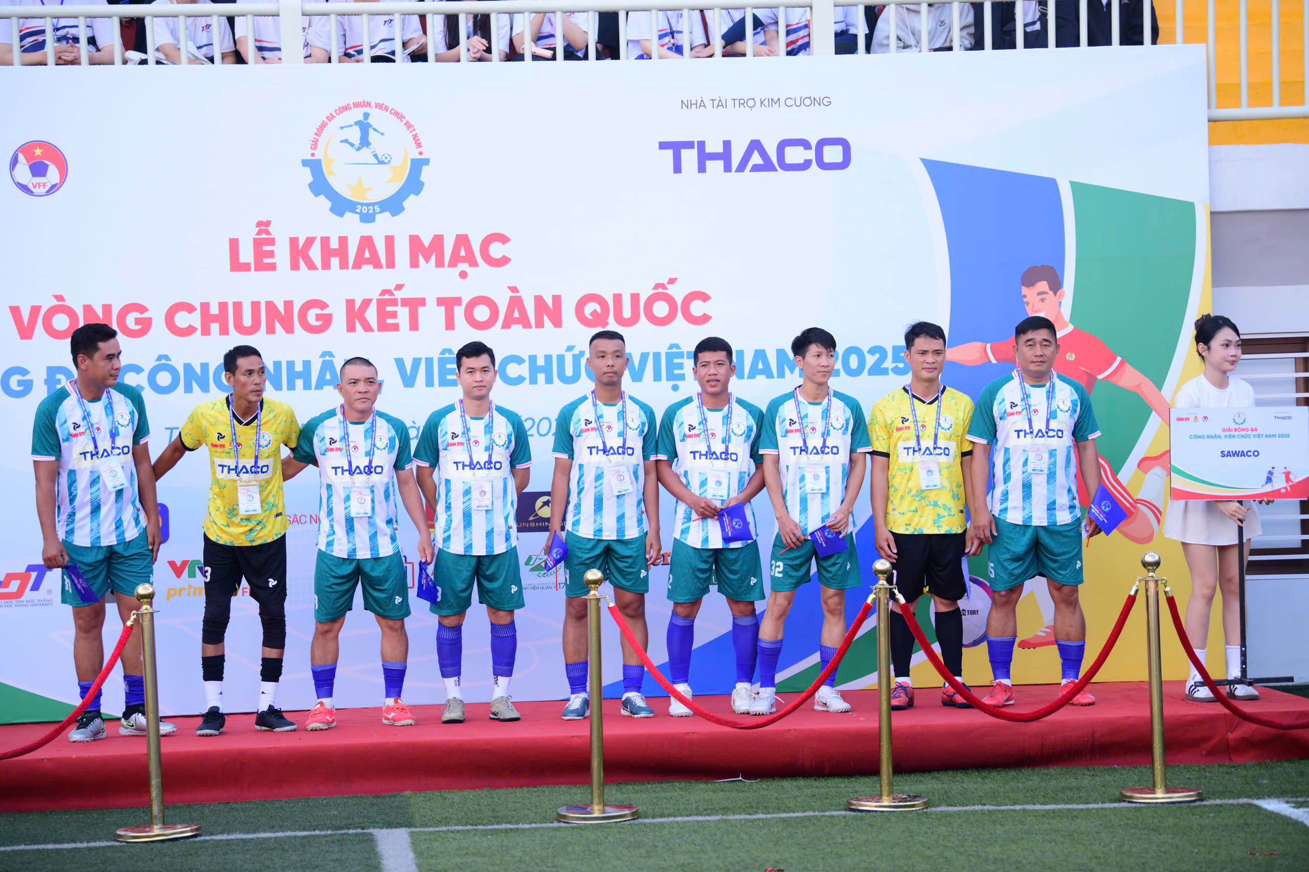 bóng đá công nhân - Ảnh 9.