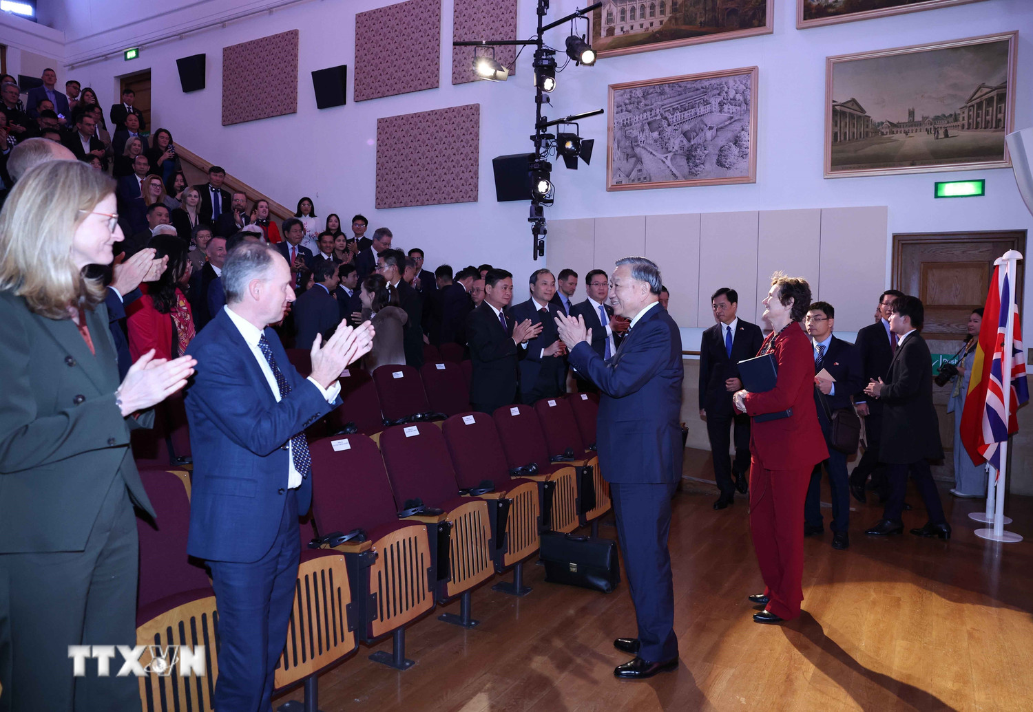 Toàn văn phát biểu chính sách quan trọng của Tổng Bí thư Tô Lâm tại Đại học Oxford - Ảnh 2.