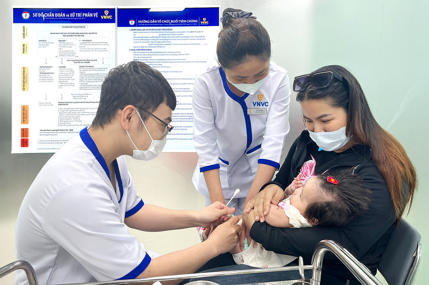 Việt Nam tăng cường tiếp cận thuốc, vắc xin mới và kiến thức sản xuất từ Anh- Ảnh 4. Việt Nam tăng cường tiếp cận thuốc, vắc xin mới và kiến thức sản xuất từ Anh- Ảnh 4.