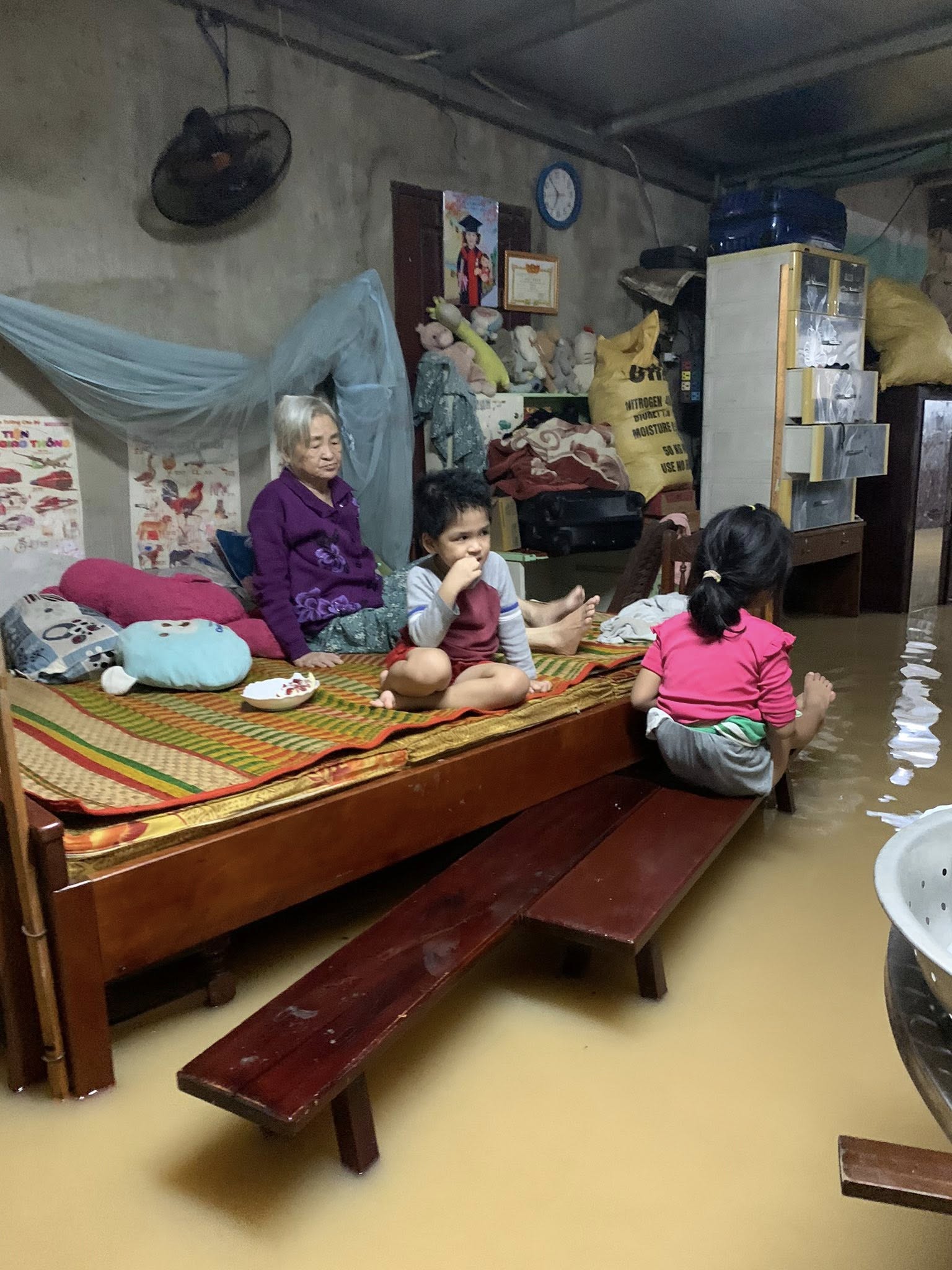 Lũ Đà Nẵng vượt bđ 3: Thiệt hại nặng nề và mất điện diện rộng - Ảnh 4.