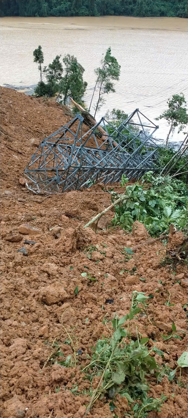 Lũ Đà Nẵng vượt bđ 3: Thiệt hại nặng nề và mất điện diện rộng - Ảnh 6.