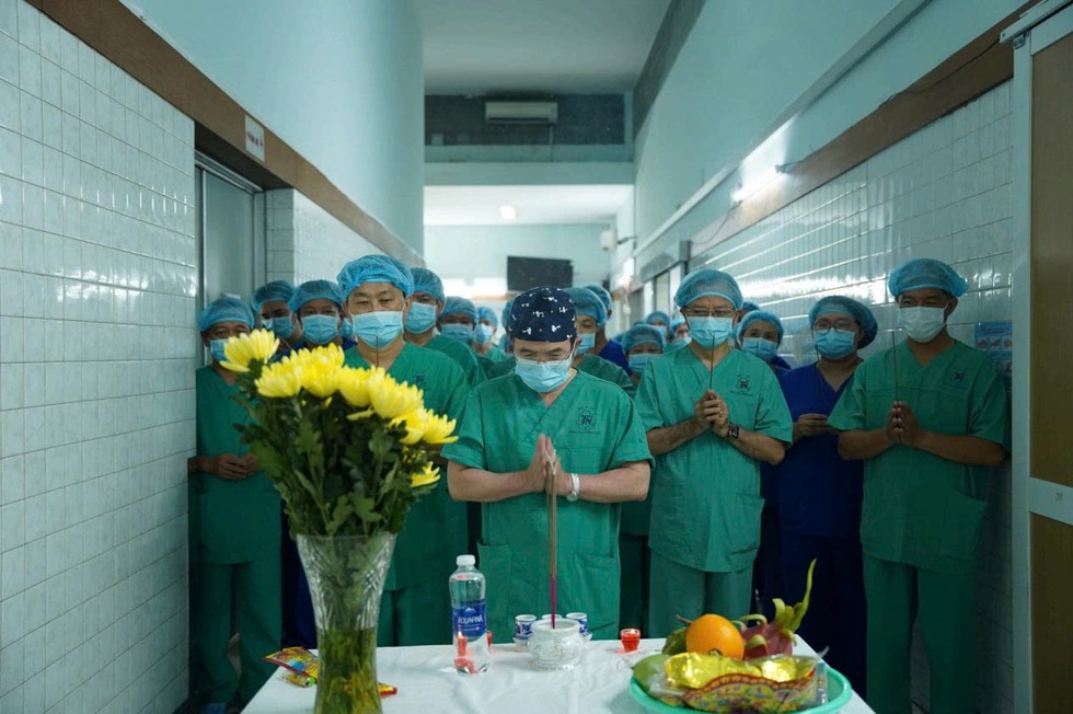 Trái tim đập lại giữa ca ghép chưa được chuẩn bị tại bệnh viện ở TPHCM - 3 Trái tim đập lại giữa ca ghép chưa được chuẩn bị tại bệnh viện ở TPHCM - 3