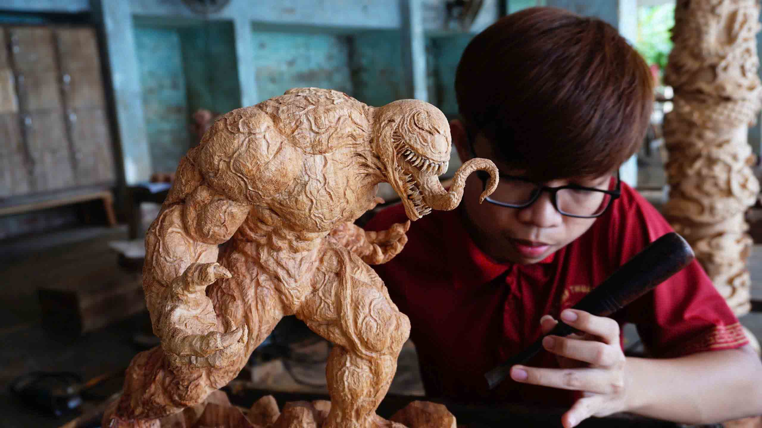 Chuyện nghệ nhân gen Z: Thế giới tượng gỗ của Trần Duy- Ảnh 4.