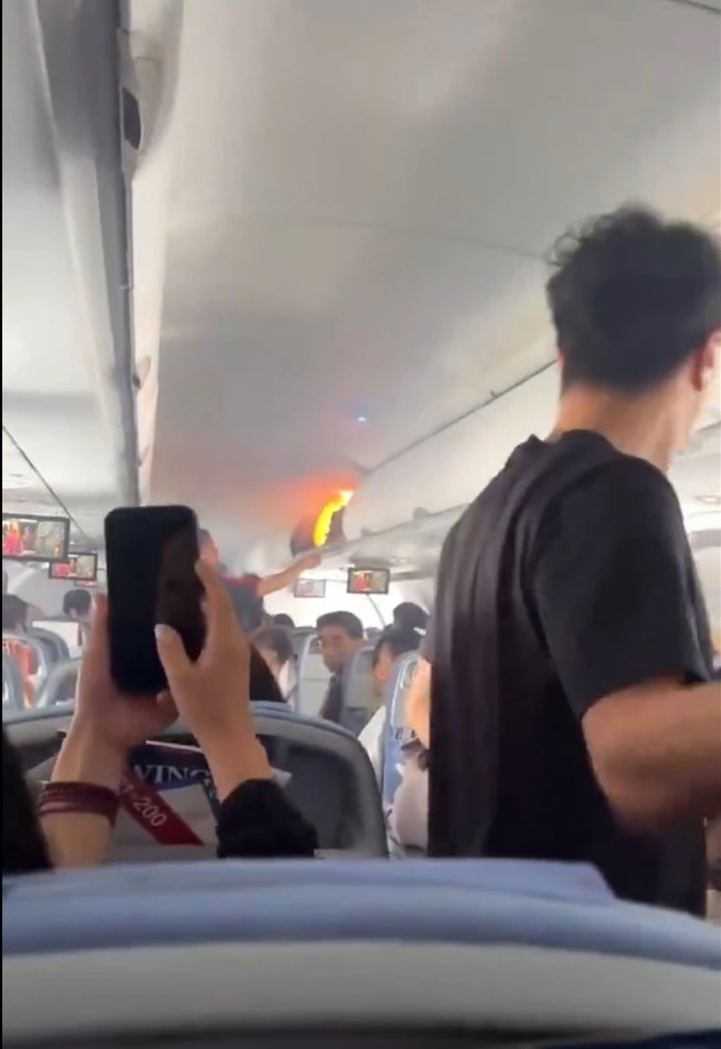 Hàng không thế giới siết quy định pin dự phòng ra sao?- Ảnh 2.