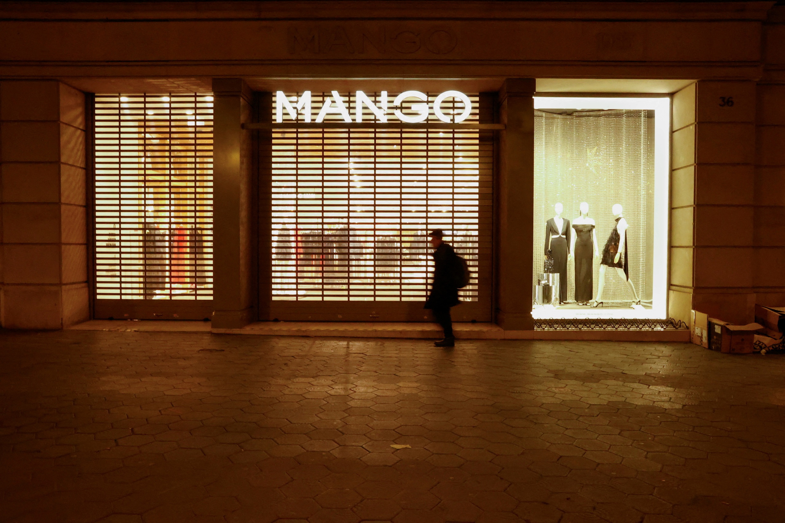 Ông chủ đế chế Mango tử nạn, con trai từ nhân chứng thành nghi phạm - Ảnh 3.