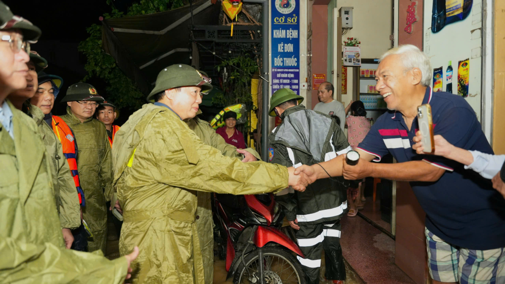 Phó Thủ tướng Trần Hồng Hà: Không để người dân vùng lũ bị đói, rét - Ảnh 2.