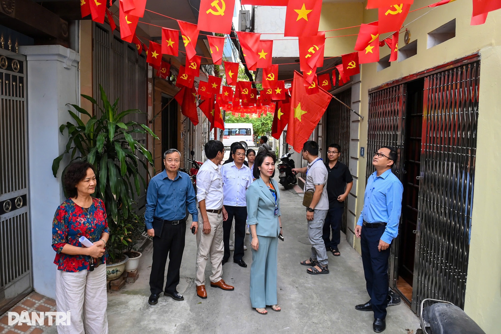 Hà Nội: Theo chân đội đặc nhiệm săn muỗi độc giữa cao điểm sốt xuất huyết - 3