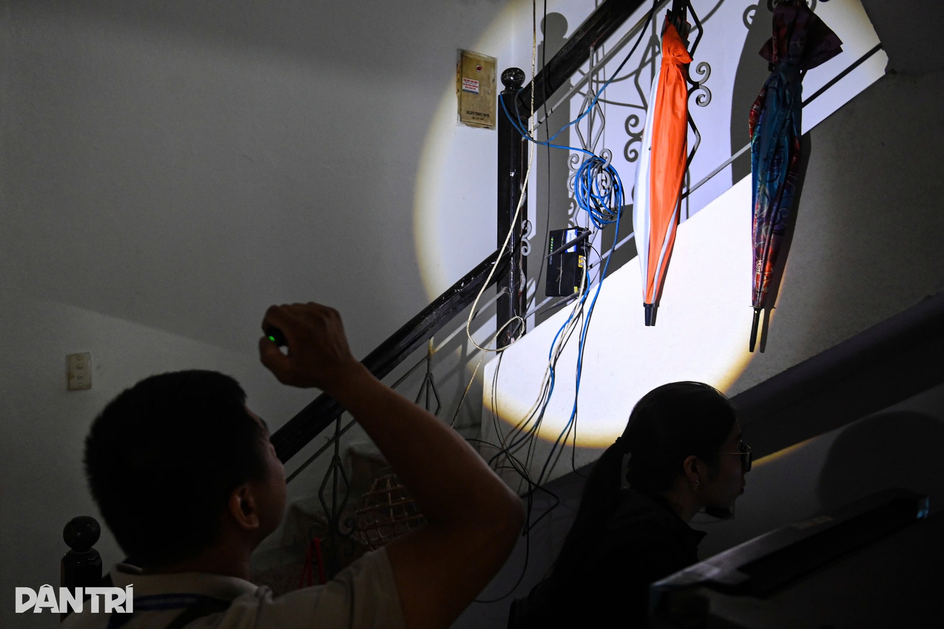 Hà Nội: Theo chân đội đặc nhiệm săn muỗi độc giữa cao điểm sốt xuất huyết - 7