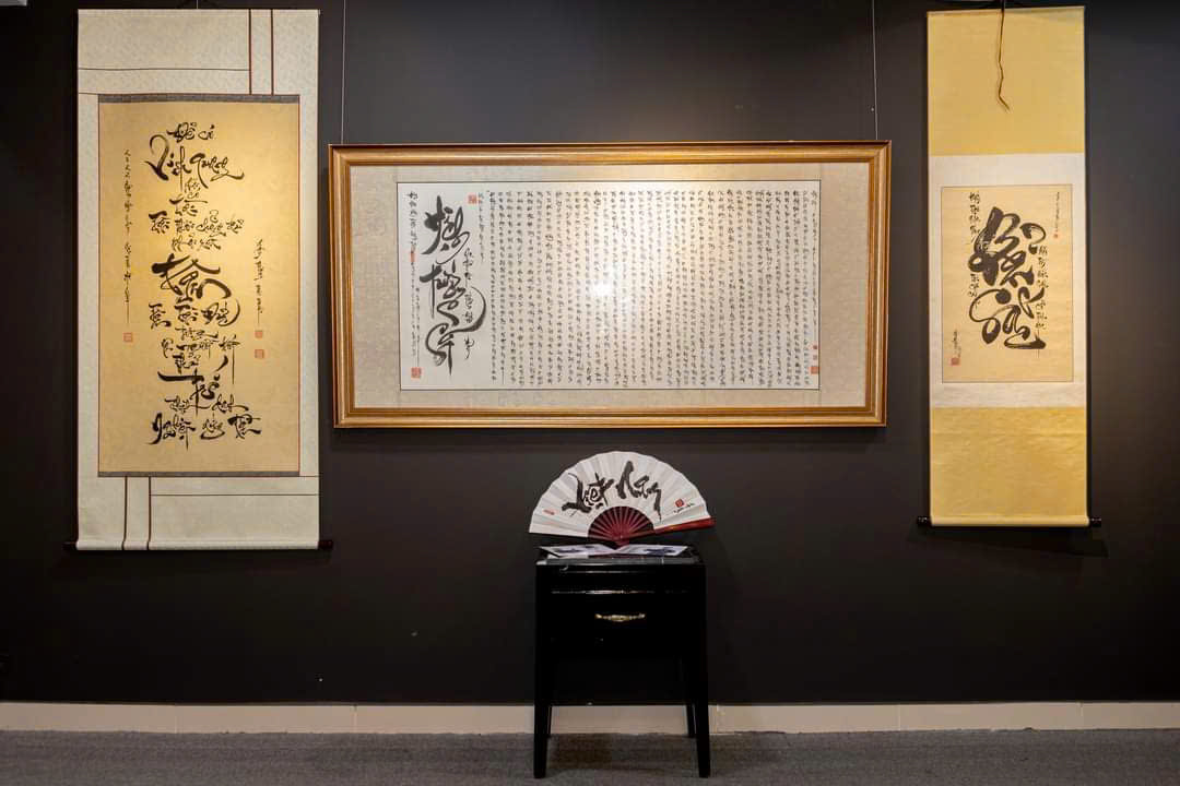 'Độc chiêu' thảo chữ trên sân khấu âm nhạc- Ảnh 11.