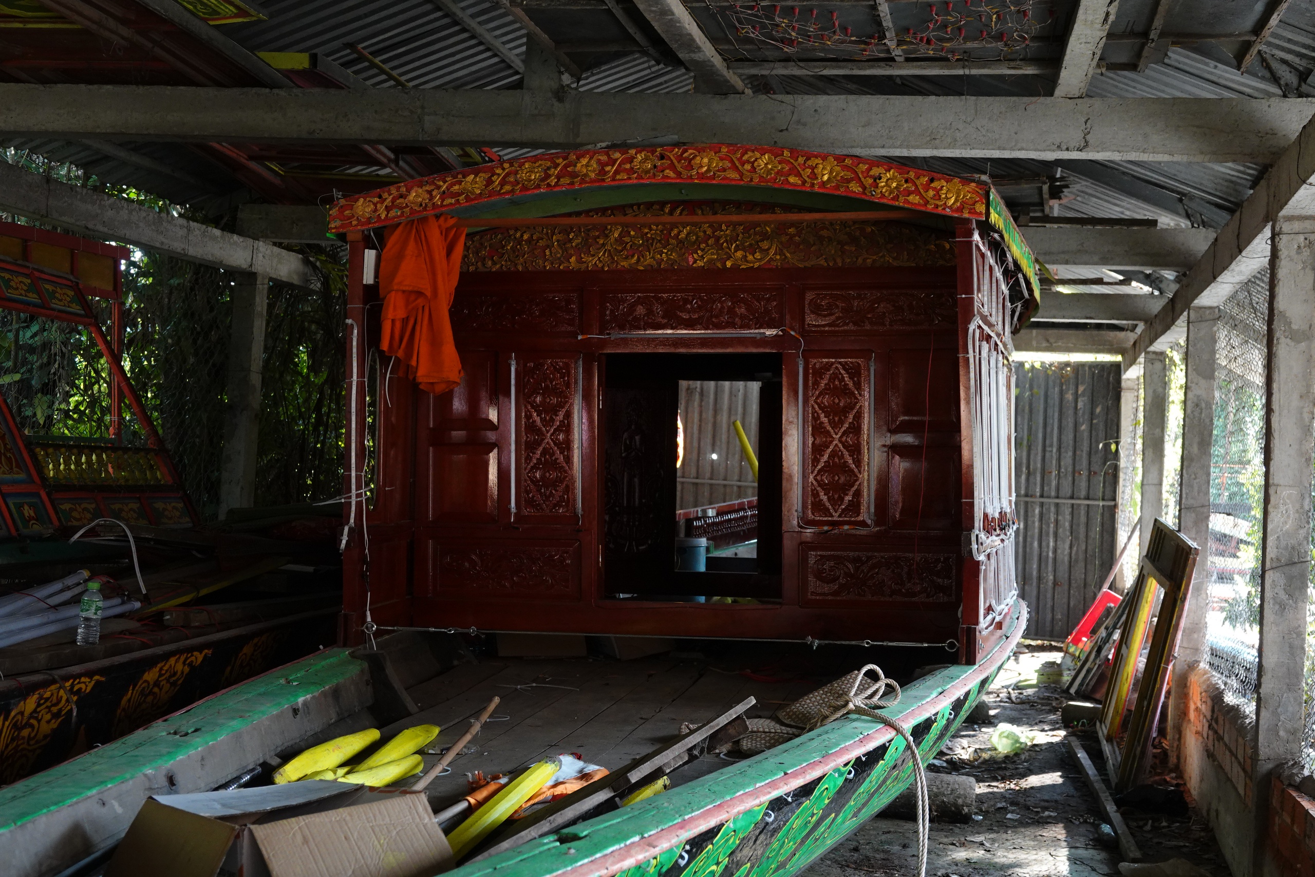 Cận cảnh ghe cà hâu hơn 300 năm tuổi của đồng bào Khmer Nam bộ 5 Chiêm ngưỡng ghe cà hâu hơn 300 năm tuổi của đồng bào Khmer Nam bộ - Ảnh 5.