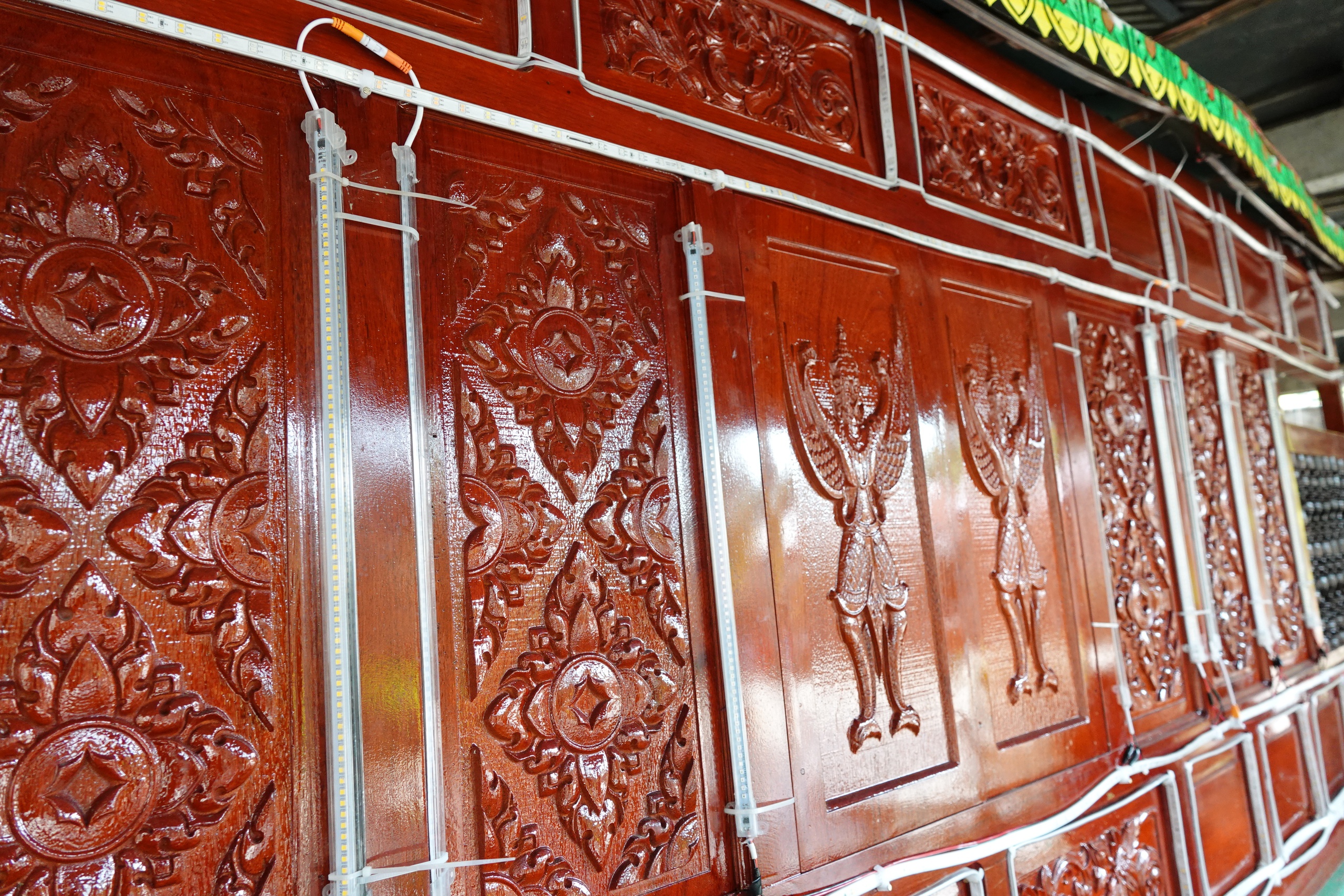 Cận cảnh ghe cà hâu hơn 300 năm tuổi của đồng bào Khmer Nam bộ 7 Chiêm ngưỡng ghe cà hâu hơn 300 năm tuổi của đồng bào Khmer Nam bộ - Ảnh 7.