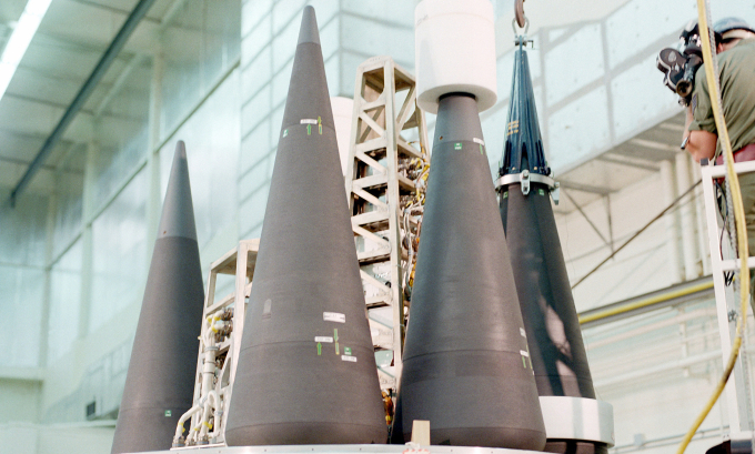 Các đầu đạn nhiệt hạch W78 chuẩn bị lắp cho tên lửa Peacekeeper của Mỹ hồi năm 1983. Ảnh: Wikipedia