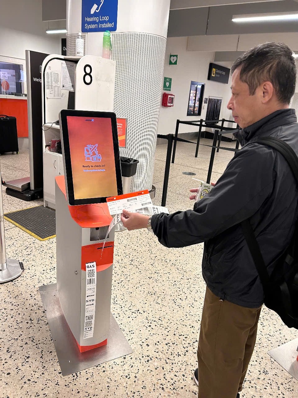 Tranh cãi chiếc cân kém sang ở sân bay - 5