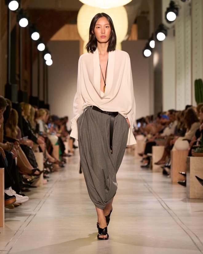 1001 thiết kế sơ mi để nàng nổi bật và hiện đại- Ảnh 3. 1001 thiết kế sơ mi để nàng nổi bật và hiện đại- Ảnh 3.