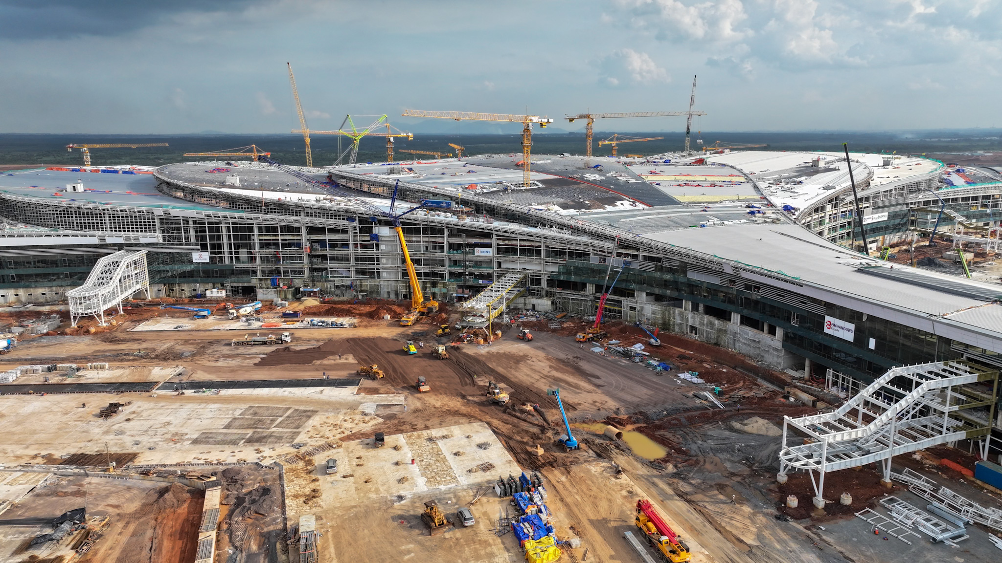 Sân bay Long Thành đón chuyến bay đầu tiên vào 19 - 12: Cận cảnh tiến độ thi công - Ảnh 15.