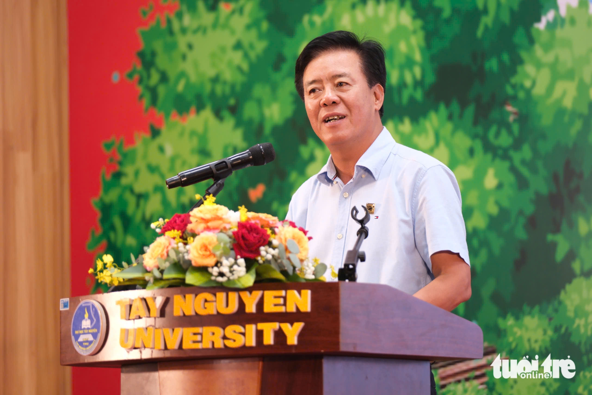 Chở con đến trễ, người cha 1 mình nuôi 4 con lo lắng lắm: Con được học bổng, tôi làm mướn không uổng - Ảnh 5. Tiếp sức đến trường - Ảnh 5.