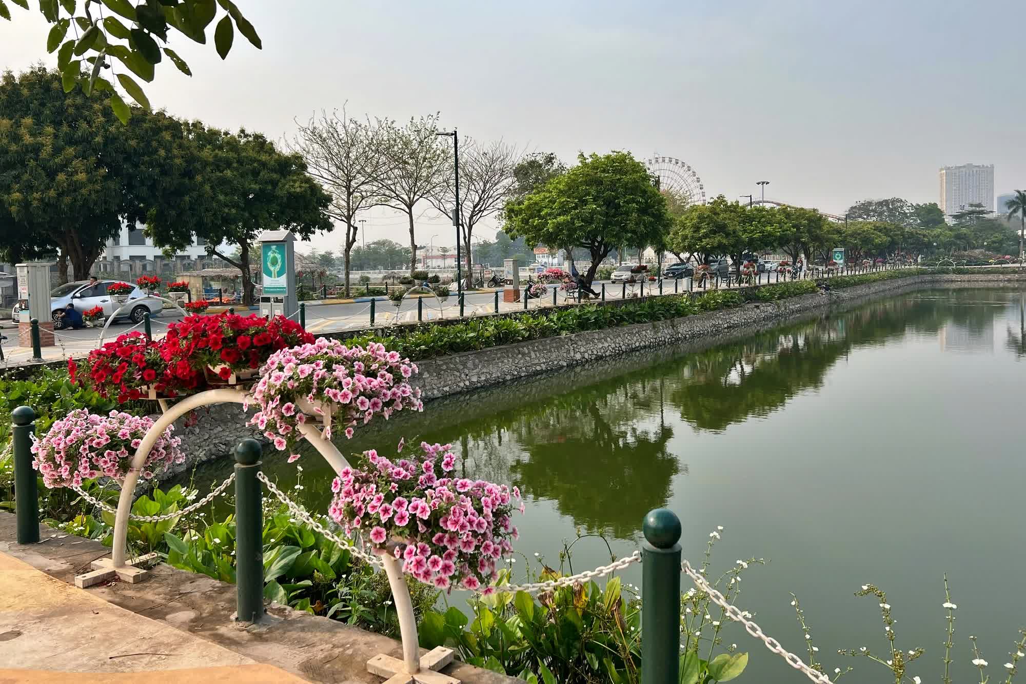 Chống ngập ở Hà Nội - Kỳ 2: Hồ ao, bê tông hóa và 'tư duy nhiệm kỳ'- Ảnh 1.