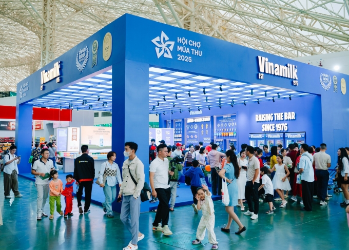 Gian hàng của Vinamilk tại Hội chợ Mùa thu đang diễn ra từ ngày 26/10 đến 4/11. Ảnh: Vi Nam