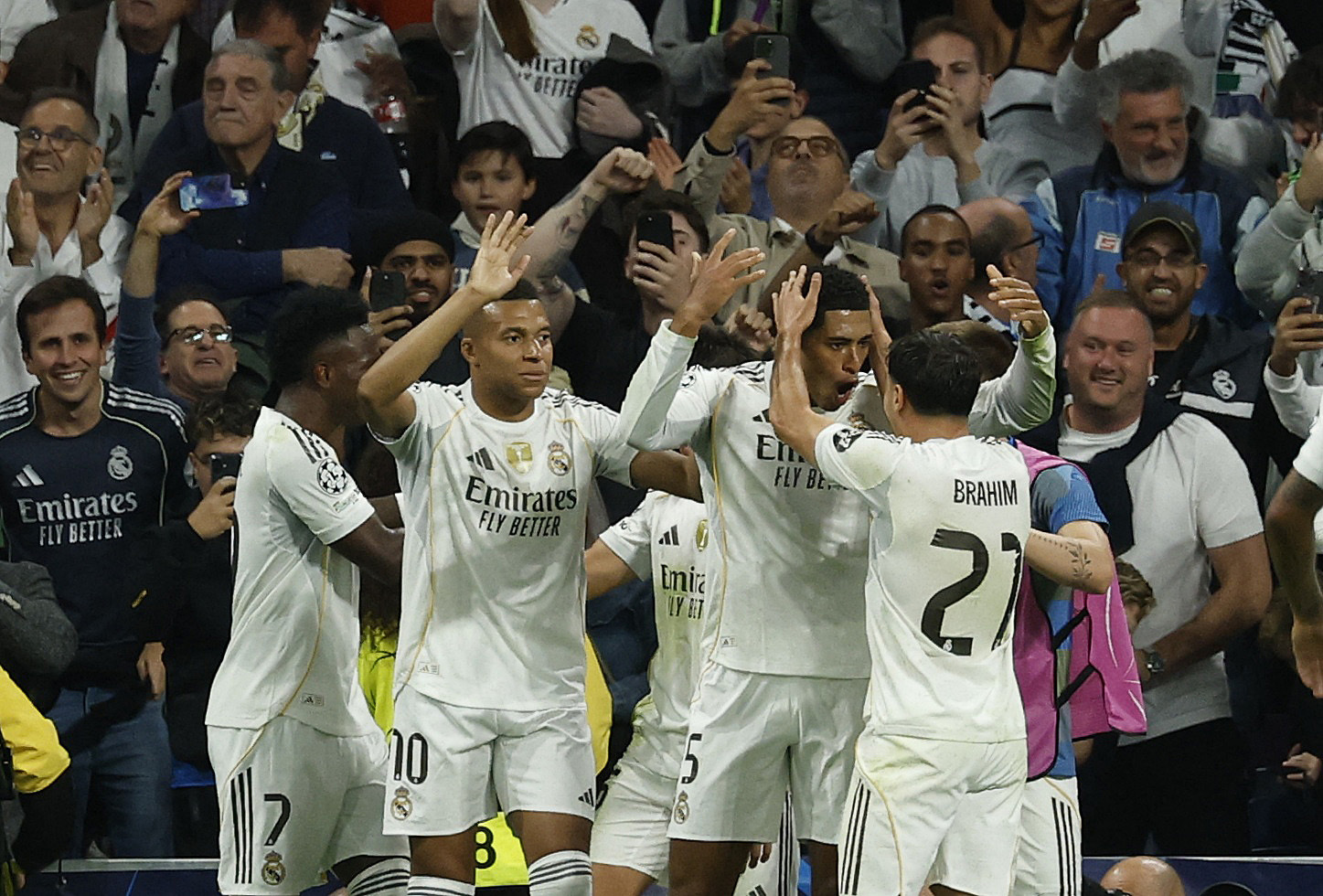 ‘Song sát’ Mbappe - Vinicius suýt phá hỏng ngày vui của Real Madrid, Liverpool thắng ấn tượng- Ảnh 2.