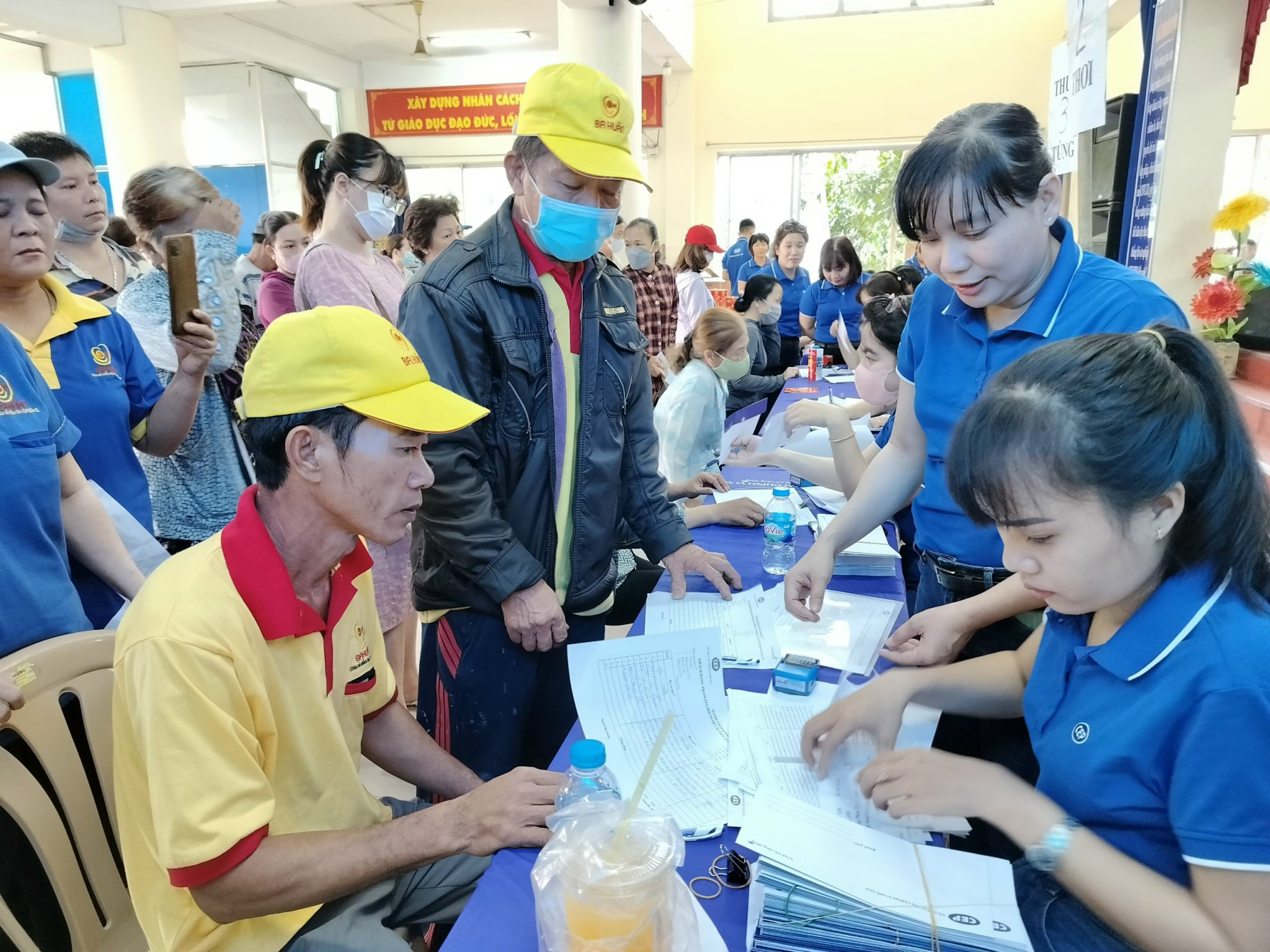 Kiến nghị sửa đổi Thông tư 33 đối tượng vay vốn từ tổ chức tài chính vi mô - Ảnh 2.