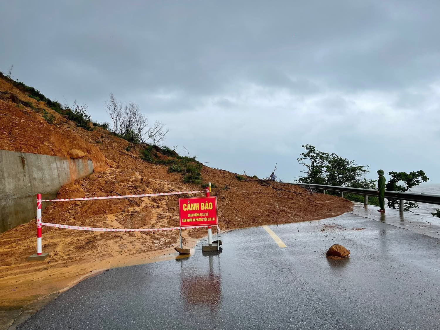 Hà Tĩnh: Mưa lớn gây ngập nhà dân- Ảnh 4.