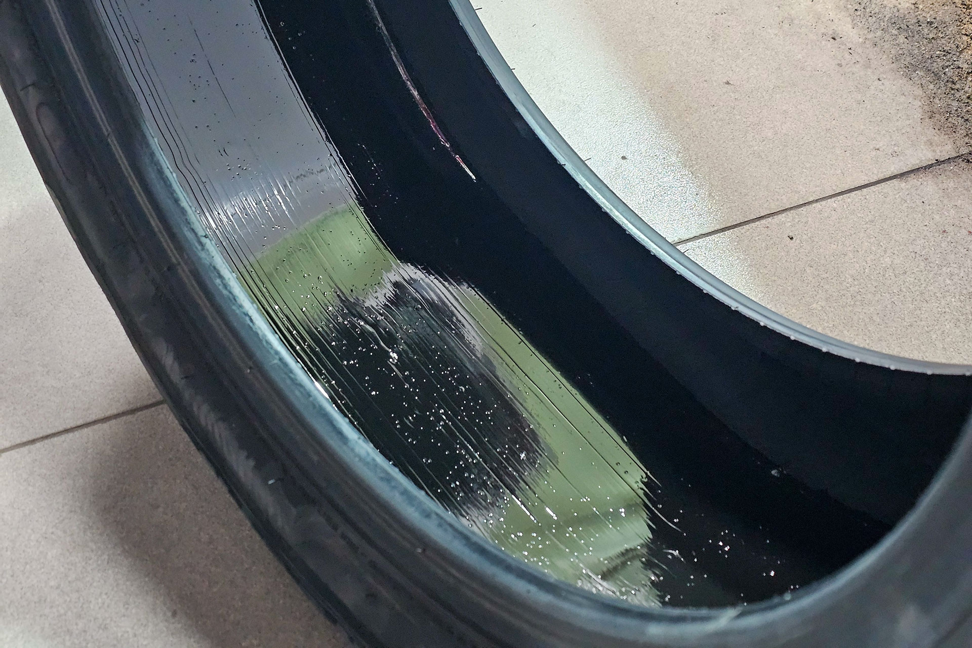 Lốp ô tô tự vá có thật sự tự vá? - Ảnh 2.