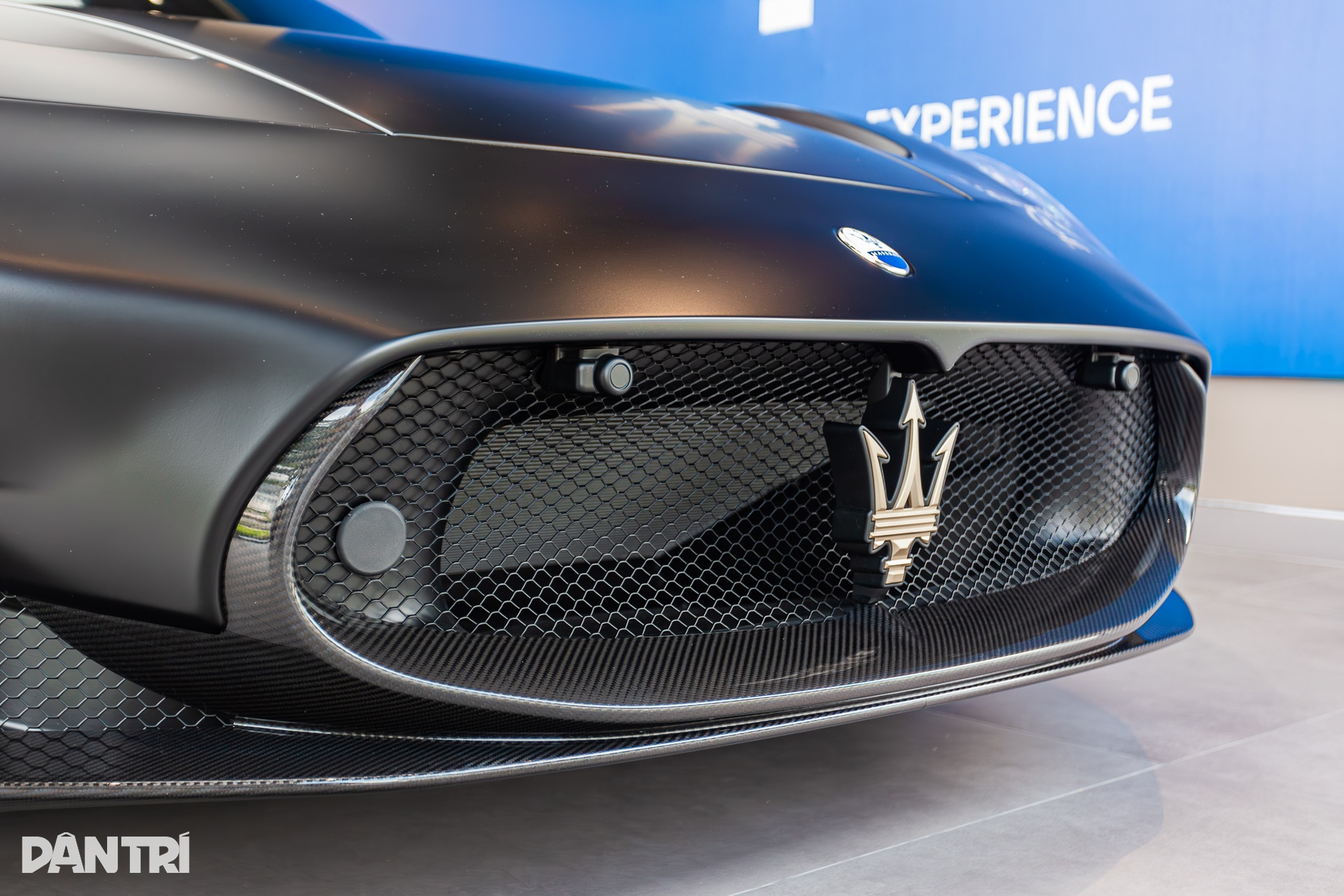 Chào giá hơn 22 tỷ, siêu xe Maserati MC20 bản độc nhất Việt Nam có gì? - 3