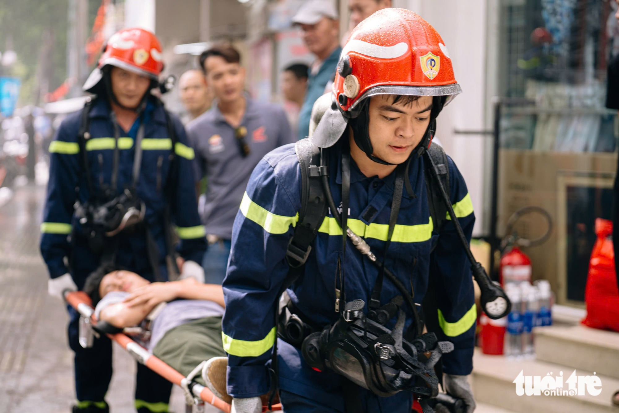 Diễn tập chữa cháy và cứu nạn, cứu hộ tại tòa nhà Saigon Centre - Ảnh 6.