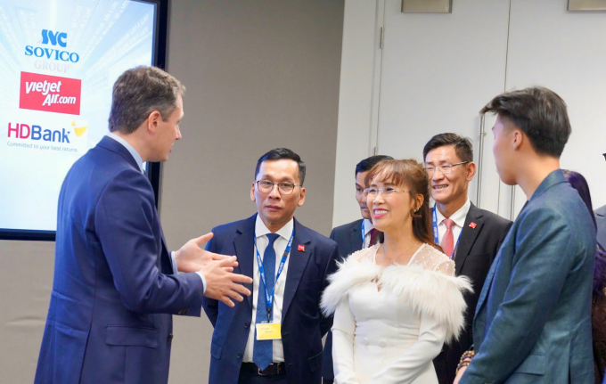 Hai bên thảo luận xem xét thiết lập cơ chế hợp tác trong tư vấn, huy động vốn quốc tế. Ảnh: HDBank