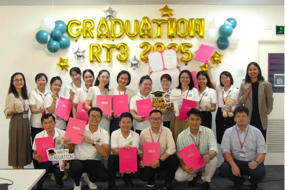 Nhân sự tại AEON Việt Nam thường xuyên được tham gia các khóa học nâng cao năng lực chuyên môn và năng lực lãnh đạo. aeon-viet-nam-noi-kien-tao-hanh-trinh-phat-trien-toan-dien-cho-nhan-vien-2.png