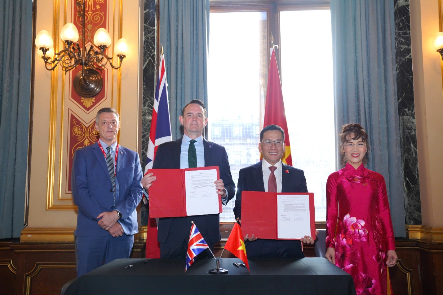 Vietjet và Rolls-Royce ký hợp đồng động cơ Trent 7000 3,8 tỉ USD 2 img