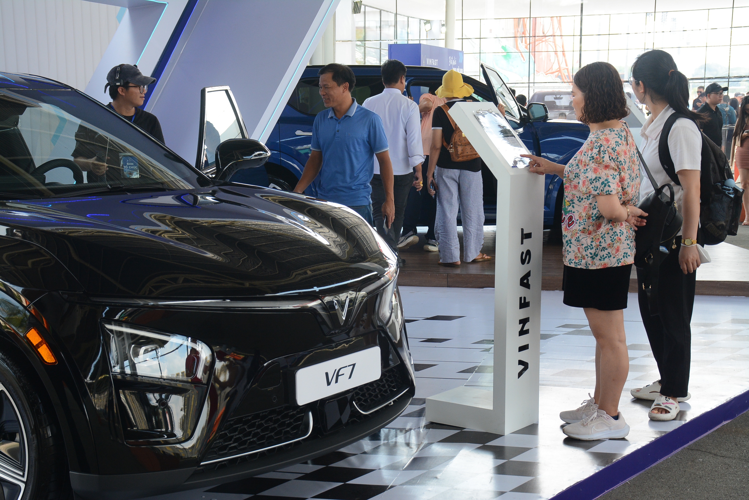 Thị trường hết 'rầu' vì tháng Ngâu, xe nhập khẩu hút khách 3 Thị trường hết 'rầu' vì tháng Ngâu, xe nhập khẩu hút khách hơn ô tô 'nội' - Ảnh 3.