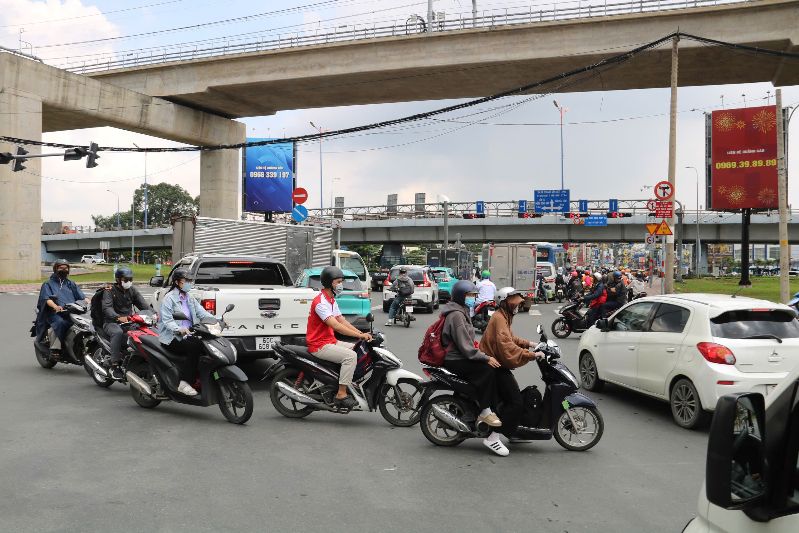 Điều chỉnh giao thông ngã tư Thủ Đức: Giải tỏa “điểm nóng” kẹt xe - Ảnh 5.