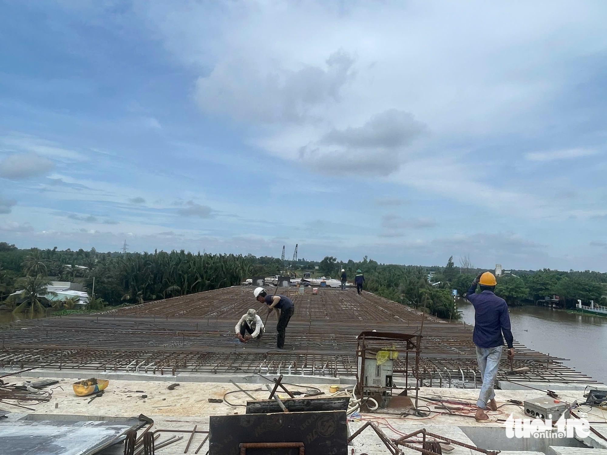 đường Hồ Chí Minh - Ảnh 2.