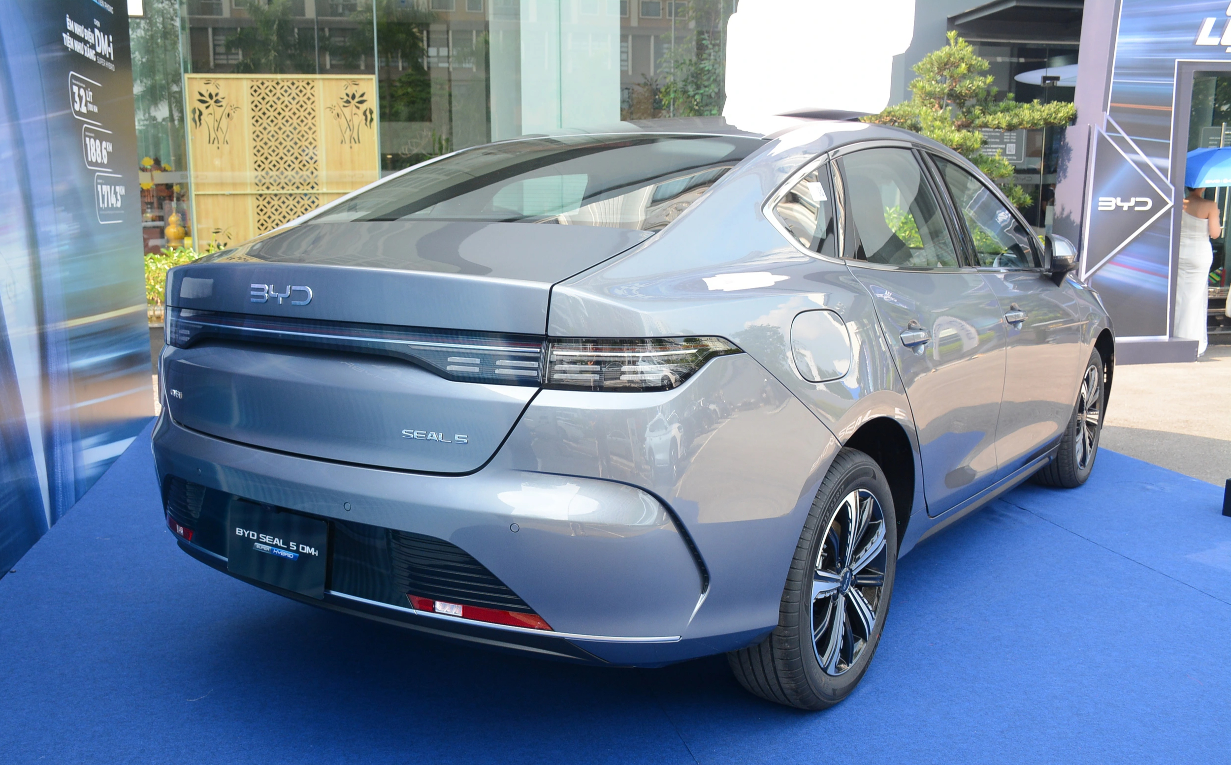 BYD Seal 5 chốt giá 696 triệu, sedan hạng C đầu tiên dùng công nghệ PHEV 4 BYD Seal 5 chốt giá 696 triệu, sedan hạng hạng C đầu tiên dùng công nghệ PHEV - Ảnh 4.