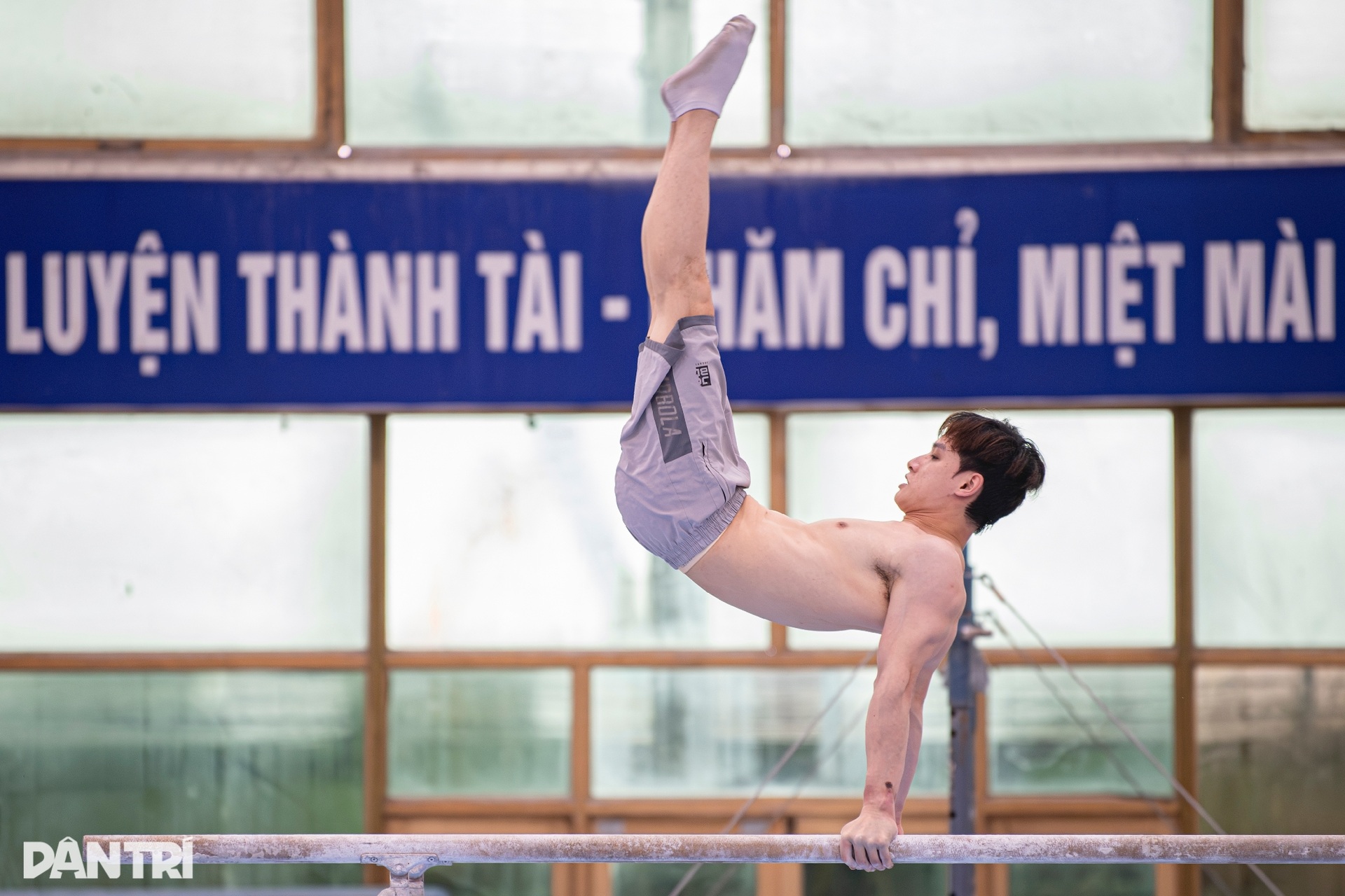 Khổ luyện thành tài tại “lò luyện vàng” Thể dục dụng cụ Việt Nam - 11