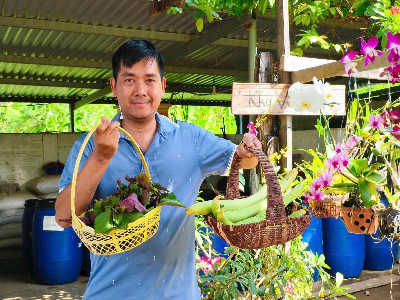 Vương trùn quế 2 Vương trùn quế - Ảnh 2.